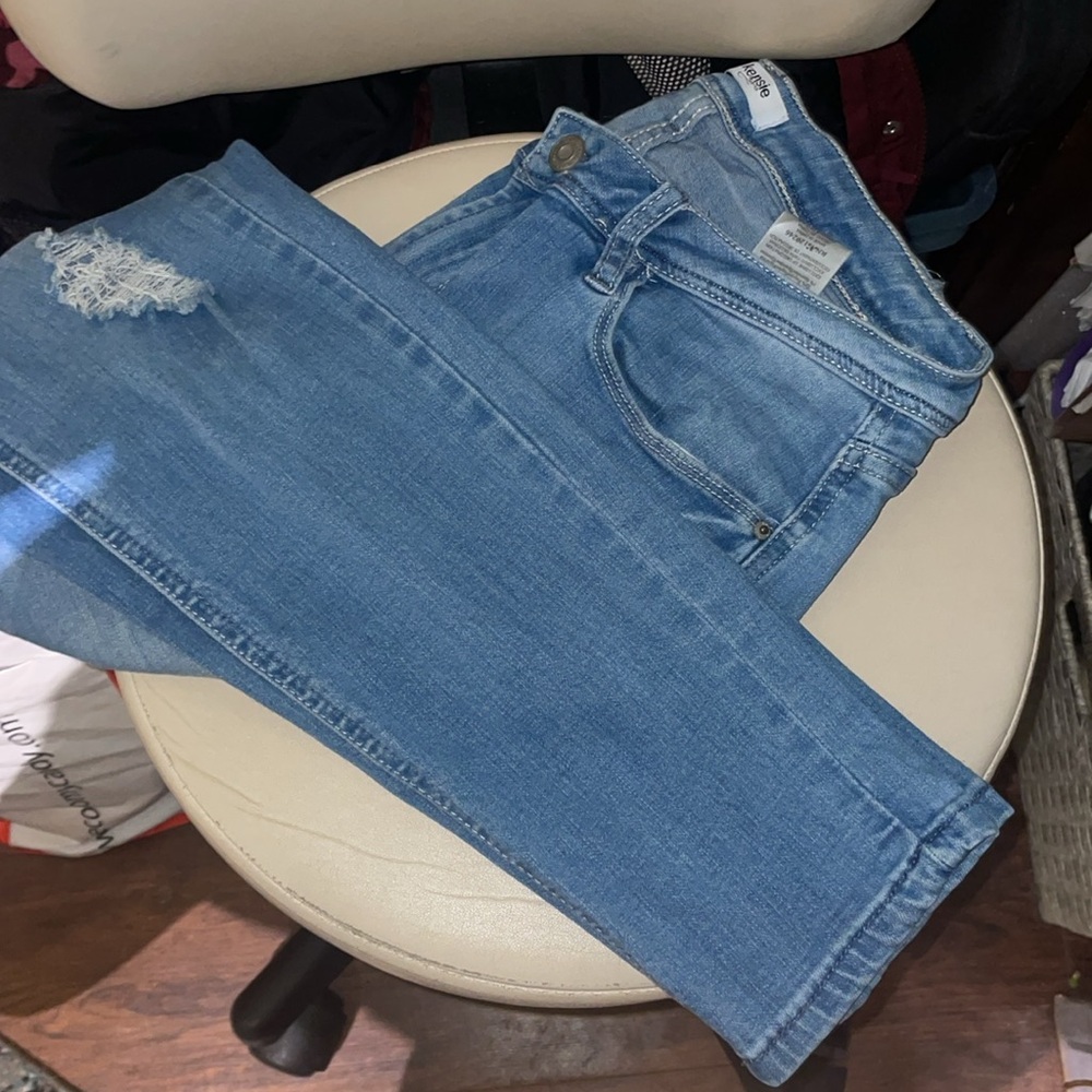 Kenzie women’s jeans size 8/29 stretchy but tight legged fit
